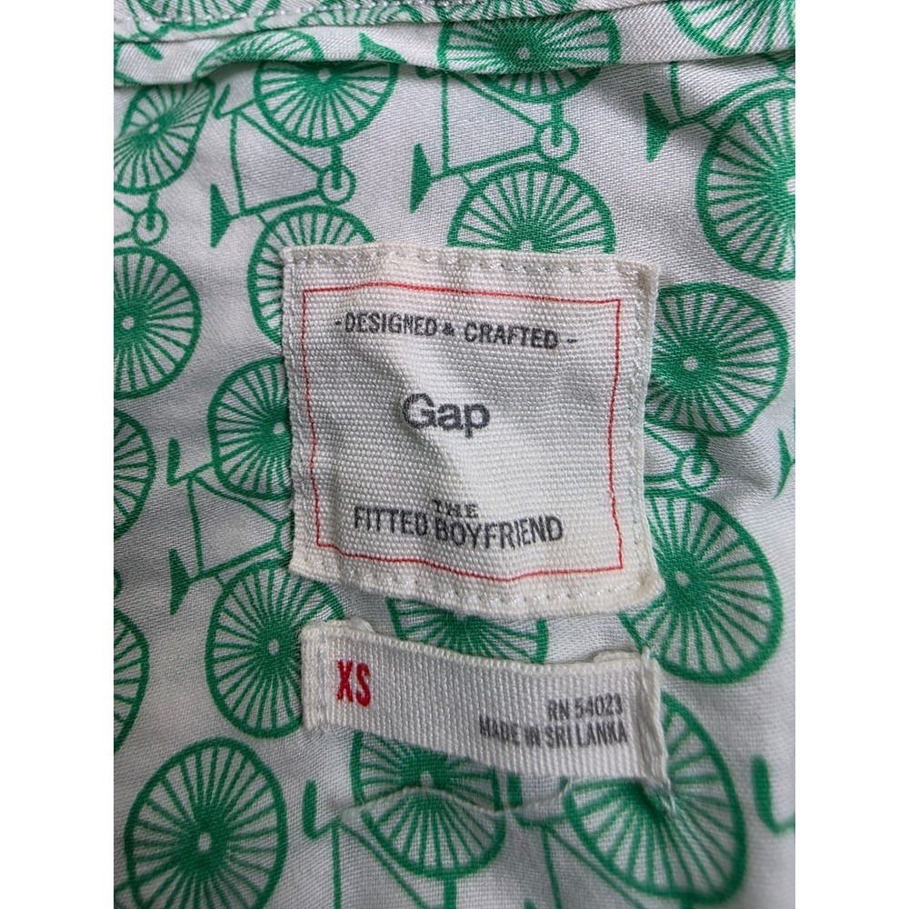 Gap The Fitted Boyfriend Shirt XS Green Bicycle Print Cotton Button Down Top
